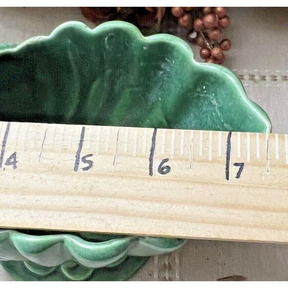 Vintage Haeger Green Ceramic Planter – 7" Wide – Classic Mid-Century Design - Picture 6 of 9